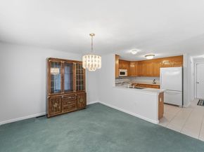 20 Nature View Dr 20, Uxbridge MA 01569