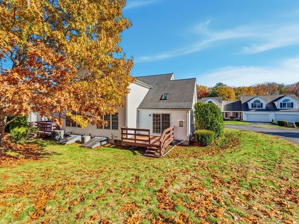 20 Nature View Dr 20, Uxbridge MA 01569