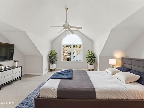 20 Nature View Dr 20, Uxbridge MA 01569