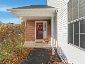 20 Nature View Dr 20, Uxbridge MA 01569