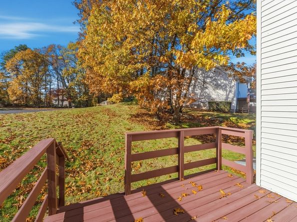 20 Nature View Dr 20, Uxbridge MA 01569