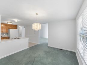 20 Nature View Dr 20, Uxbridge MA 01569