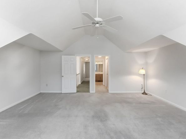 20 Nature View Dr 20, Uxbridge MA 01569