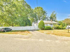 26 Knights Crescent St, Randolph MA 02368