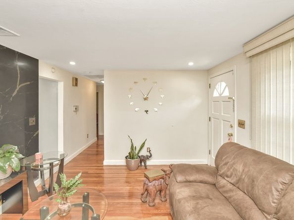 26 Knights Crescent St, Randolph MA 02368