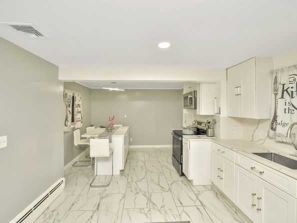 26 Knights Crescent St, Randolph MA 02368