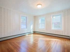 79-81 Upton St, Northbridge MA 01534