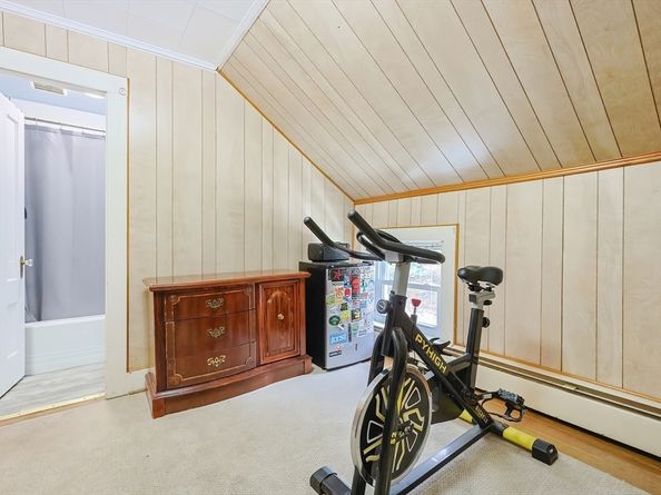 79-81 Upton St, Northbridge MA 01534