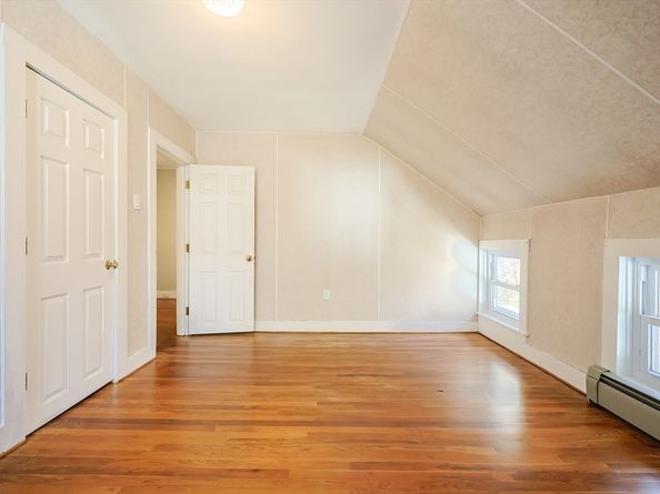 79-81 Upton St, Northbridge MA 01534