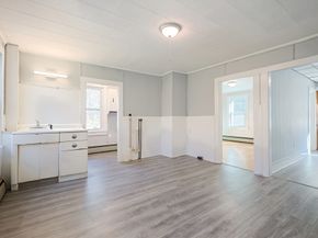 79-81 Upton St, Northbridge MA 01534