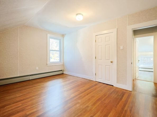 79-81 Upton St, Northbridge MA 01534