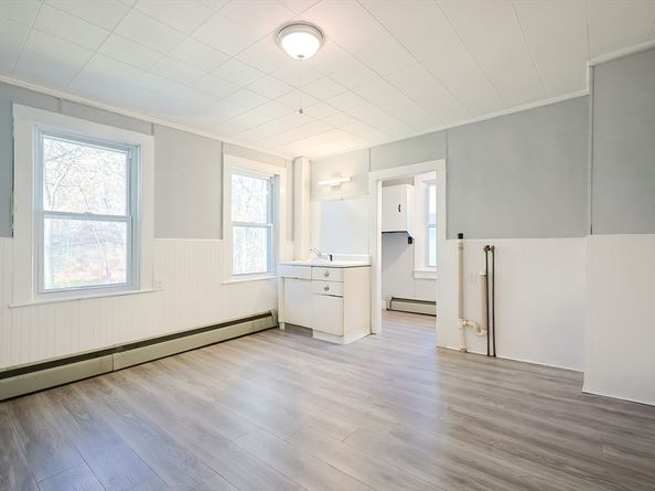 79-81 Upton St, Northbridge MA 01534