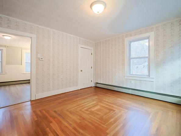 79-81 Upton St, Northbridge MA 01534