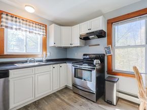 79-81 Upton St, Northbridge MA 01534