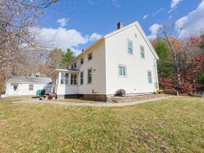 79-81 Upton St, Northbridge MA 01534