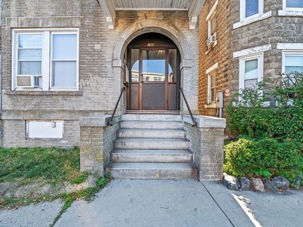 288-292 Washington & 5 Porter St Ct, Salem MA 01970