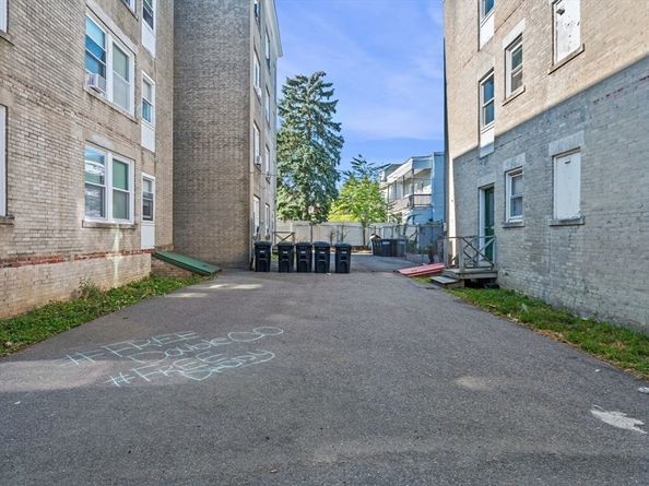 288-292 Washington & 5 Porter St Ct, Salem MA 01970