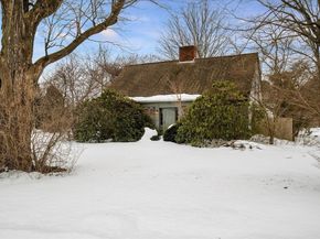 2 Country Club Dr, Halifax MA 02338