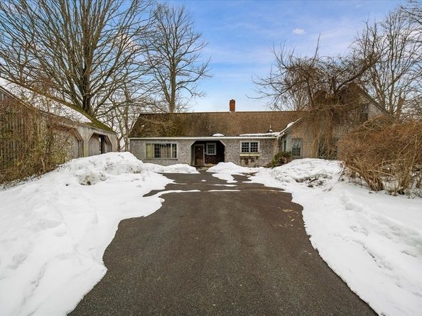 2 Country Club Dr, Halifax MA 02338