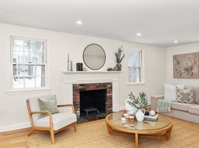 33 Oak Hill Rd, Wayland MA 01778