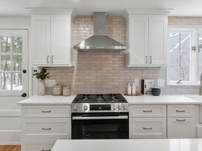 33 Oak Hill Rd, Wayland MA 01778