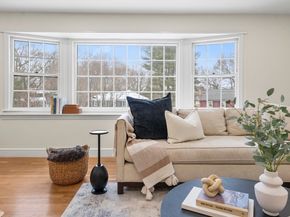 33 Oak Hill Rd, Wayland MA 01778