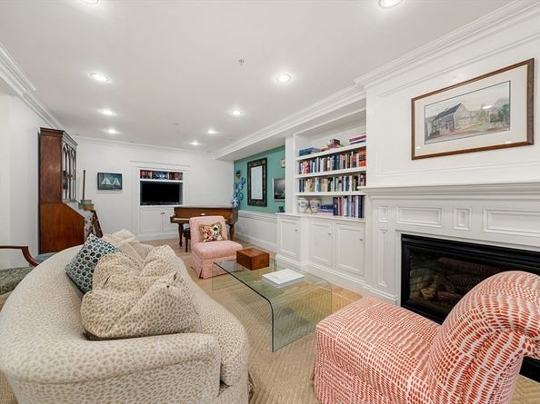 9-11 Worcester Sq 1, Boston MA 02118