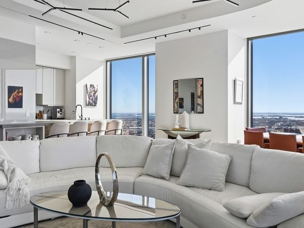 1 Dalton St 4205, Boston MA 02115