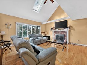 34 Copperwood Dr 34, Stoughton MA 02072