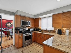 34 Copperwood Dr 34, Stoughton MA 02072