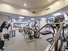 77 Pond Ave 1009, Brookline MA 02445