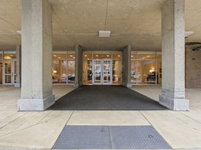 77 Pond Ave 1009, Brookline MA 02445