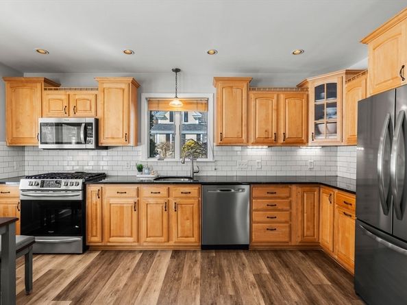 4 Wood St, Chelmsford MA 01863