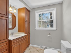 37 Ledgewood Road, Framingham MA 01701