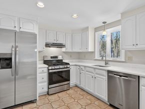 37 Ledgewood Road, Framingham MA 01701