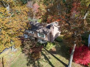 37 Ledgewood Road, Framingham MA 01701