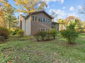 37 Ledgewood Road, Framingham MA 01701