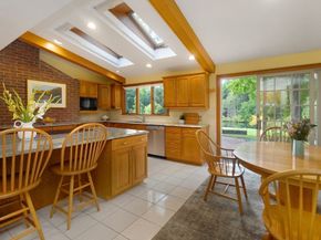308 Musterfield Road, Concord MA 01742