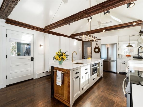 1030 Washington St, Gloucester MA 01930