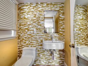 65 Sherburne Rd S, Lexington MA 02421