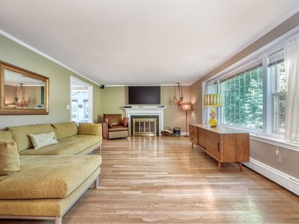 65 Sherburne Rd S, Lexington MA 02421