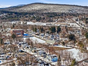 47 Hale St, Leominster MA 01453