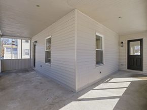 47 Hale St, Leominster MA 01453