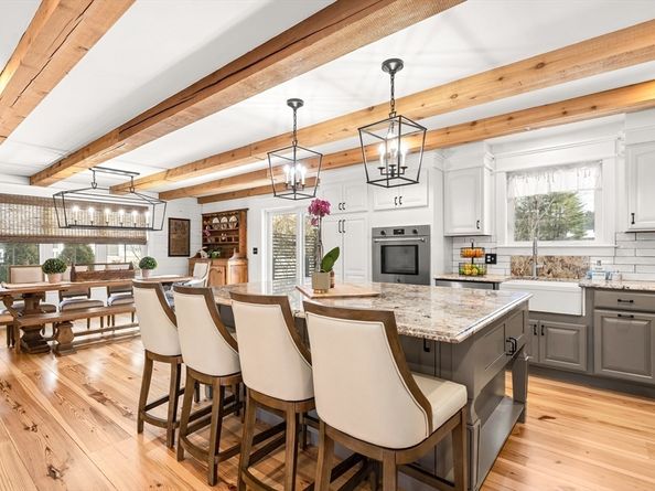 27 Park St, North Reading MA 01864