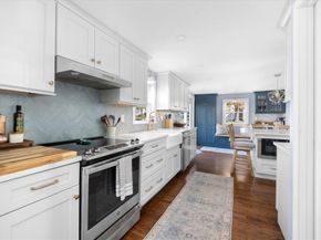 92 Doris Dr, Weymouth MA 02191