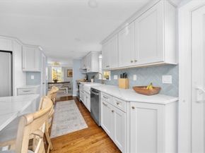 92 Doris Dr, Weymouth MA 02191