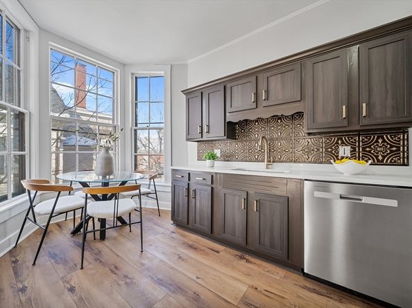 68 Pleasant St 2, Newburyport MA 01950