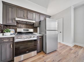 68 Pleasant St 2, Newburyport MA 01950