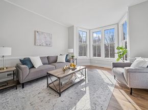 68 Pleasant St 2, Newburyport MA 01950