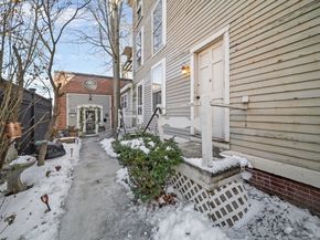 68 Pleasant St 2, Newburyport MA 01950